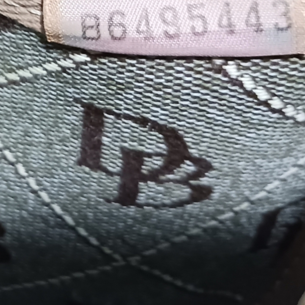 Dooney & Bourke Tassel Bucket Bag Duck Charm - Picture 11 of 12